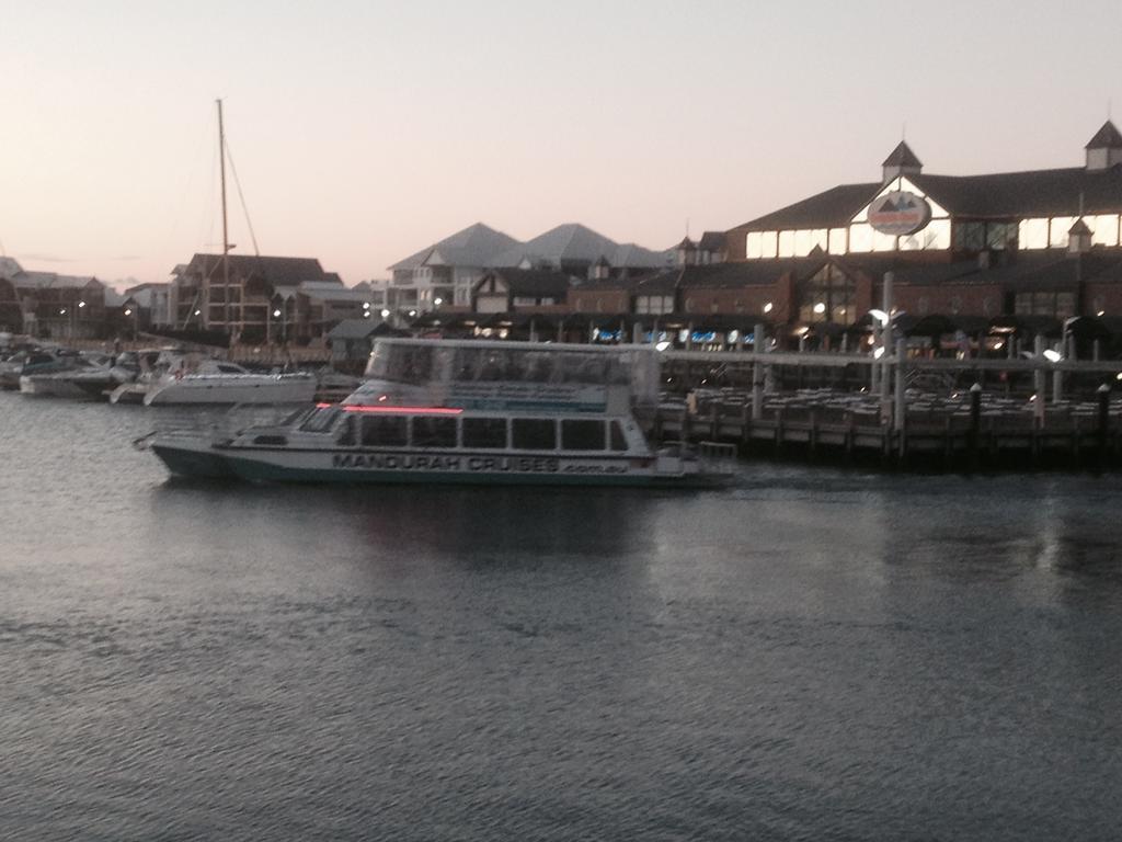 Mandurah Ocean Marina Chalets Esterno foto